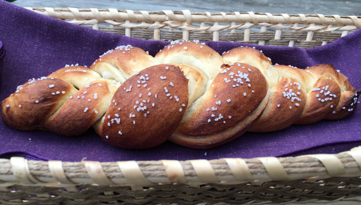 Salted bread, or challah