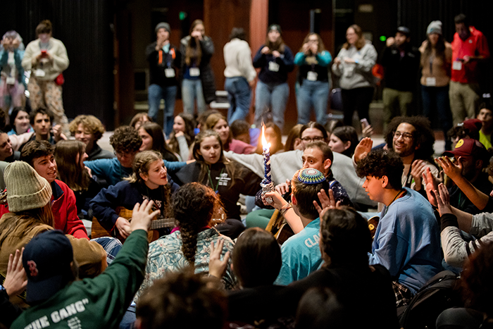 Photo of teens at the URJ Collab celebrating Havdallah