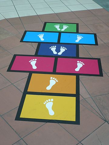 Hopscotch to metaphorically represent the Jewish holiday of Passover
