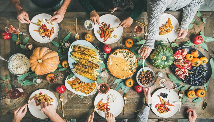 Friendsgiving Shabbat Feature image