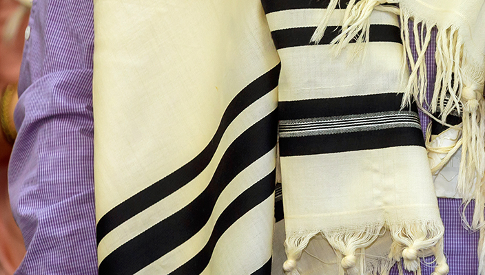Blessing for putting on the tallit (tallis)