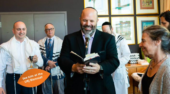 Rabbi Dan Moskovitz with worshippers