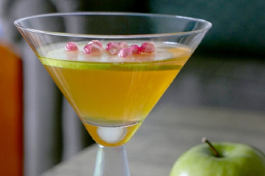 Shanahtini a recipe for a cocktail to enjoy with your friends on Rosh HaShanah