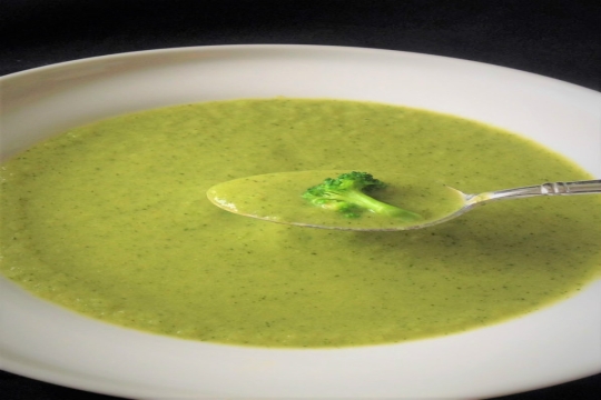 Vegan Cream of Broccoli Super Soup