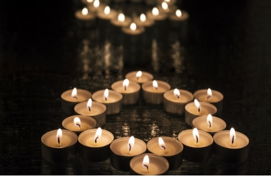 yom hashoah candles
