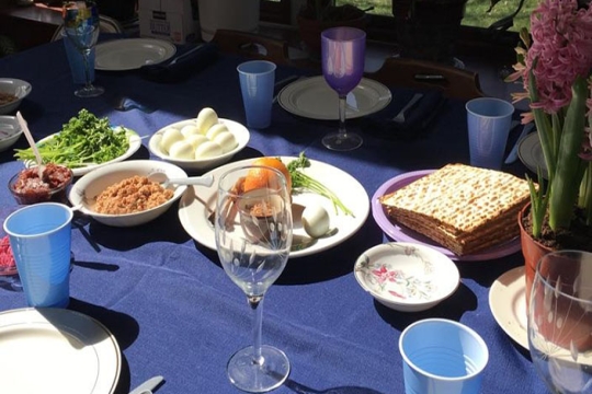seder table