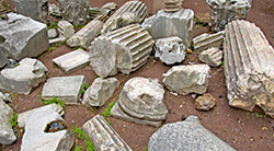 Broken statues and pillars